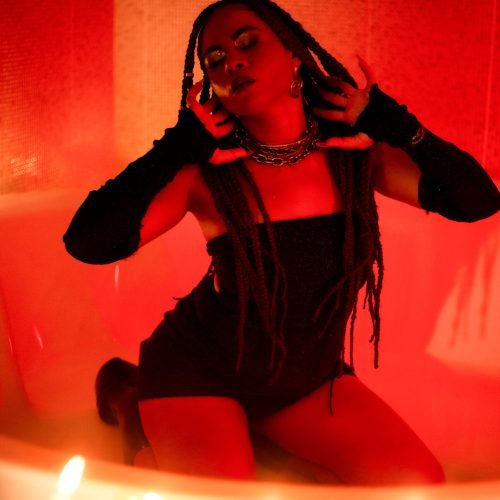 Morango Kush lança “Dia de Baile” e inaugura nova fase na cena periférica com o selo Queens In Rap